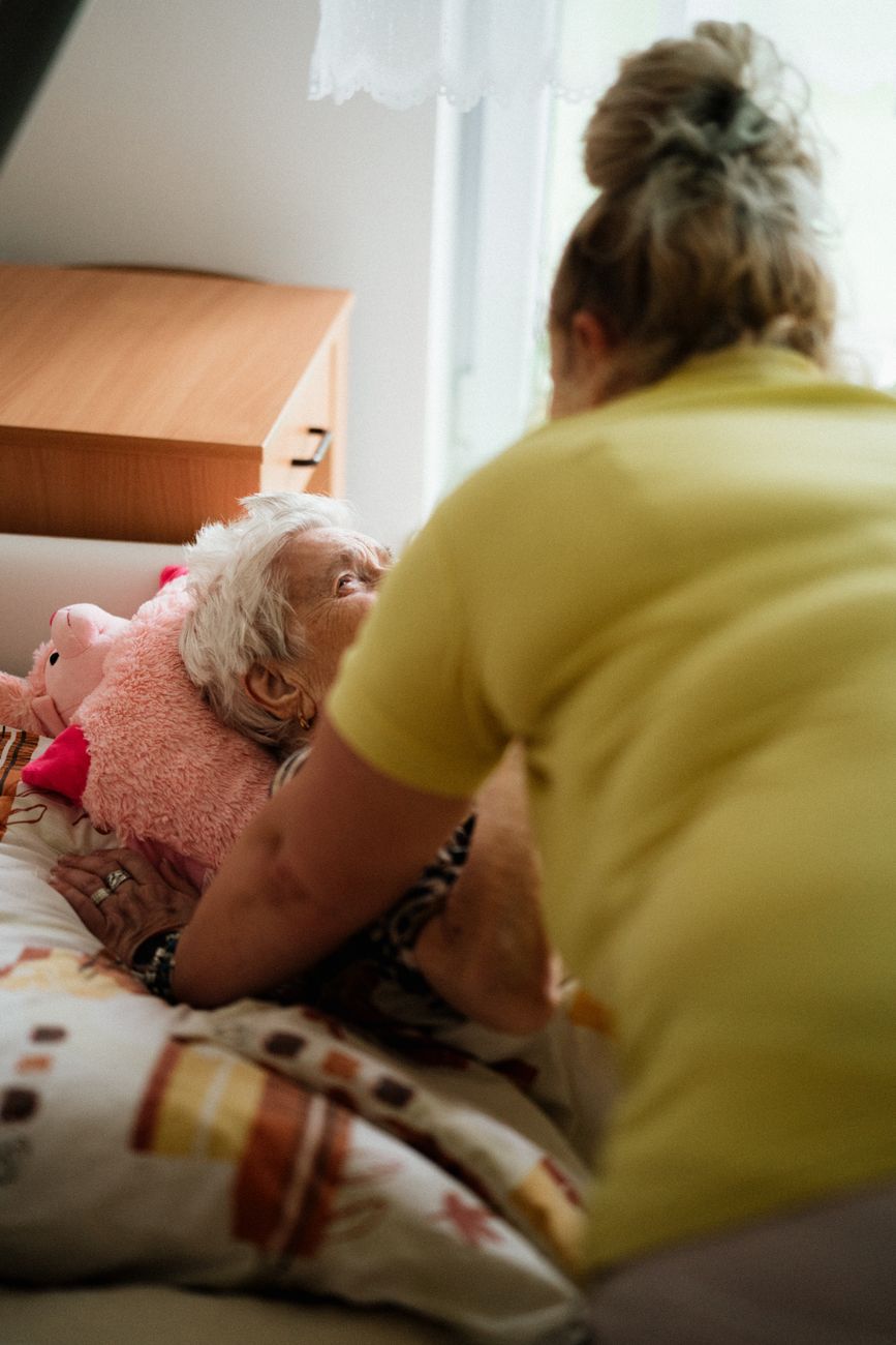 Pflege nach Krankenhausaufenthalt in Stuttgart: So gelingt die Rückkehr nach Hause