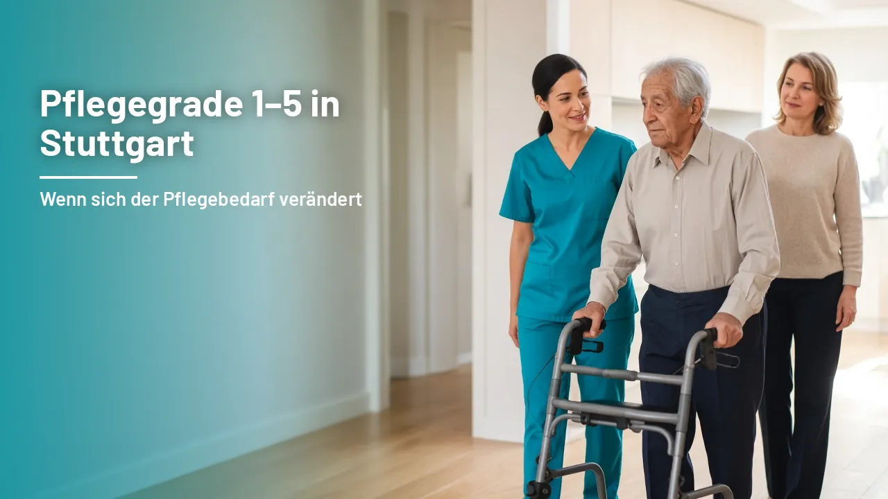 Pflegekraft begleitet einen älteren Herrn mit Rollator durch den Flur seiner Wohnung, im Hintergrund seine Tochter